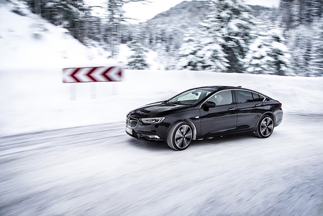 Opel Insignia foto 2