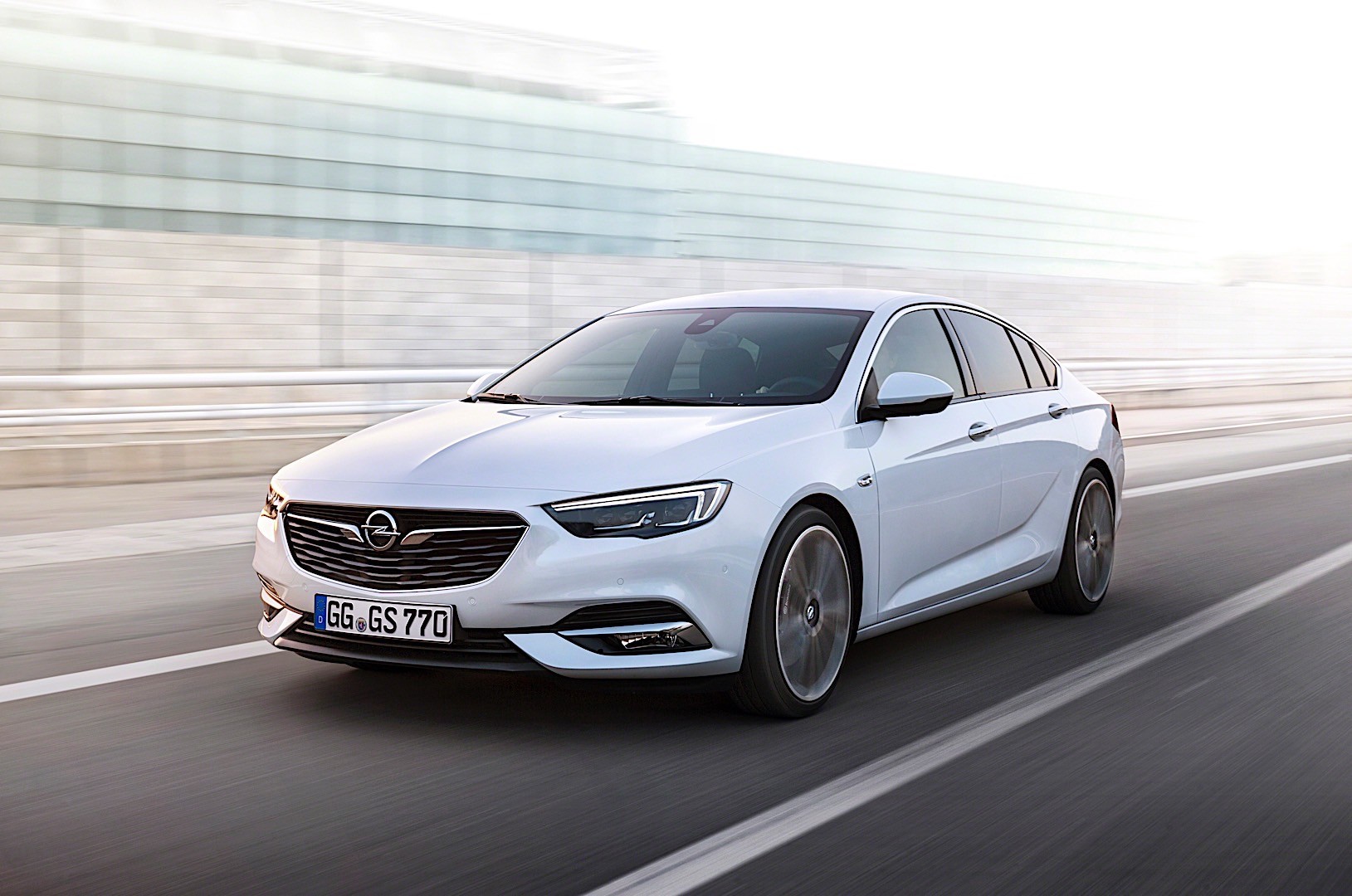 Opel Insignia photo 7
