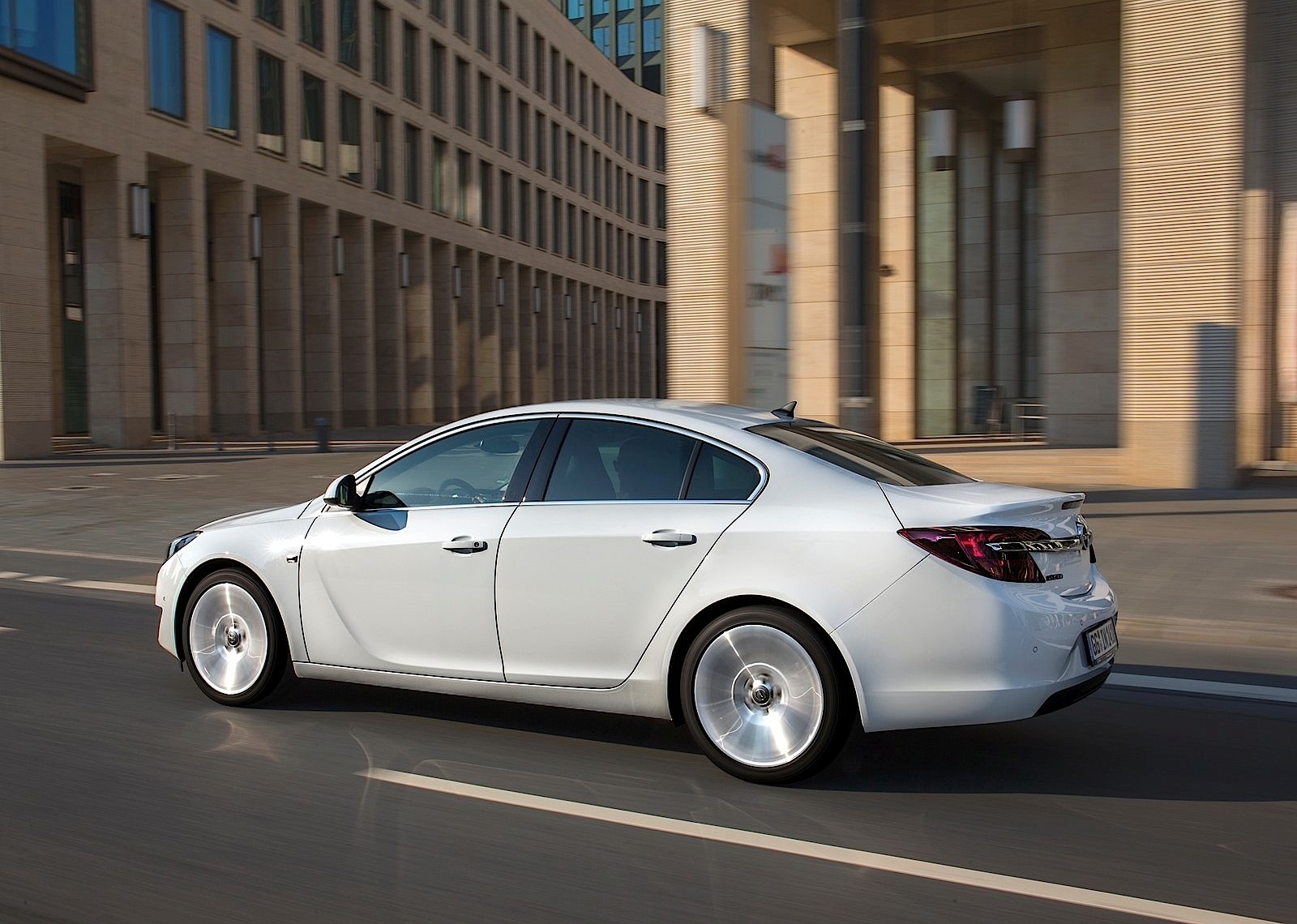 Opel Insignia photo 4