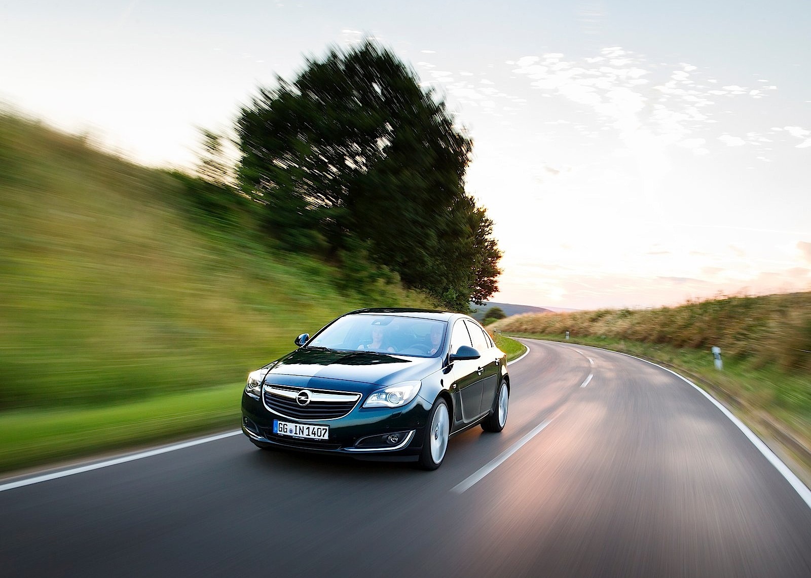 Opel Insignia photo 2