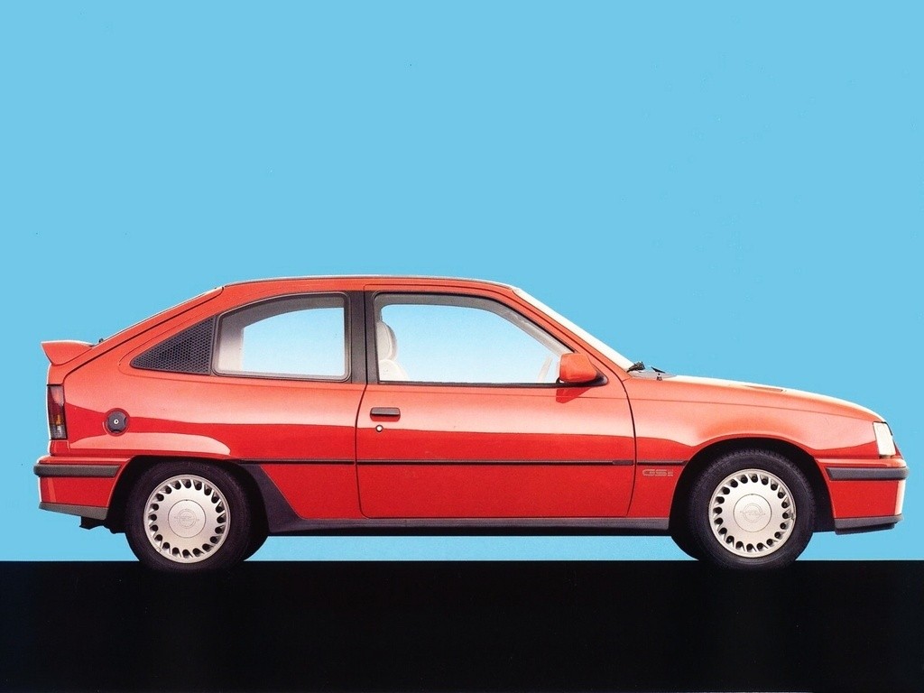 Opel Kadett 3 Doors photo 4