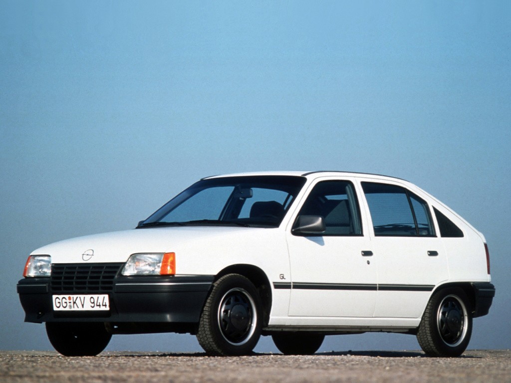 Opel Kadett 5 Doors photo 3
