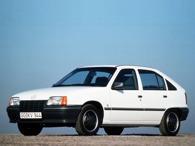 Opel Kadett 5 Doors Foto 3