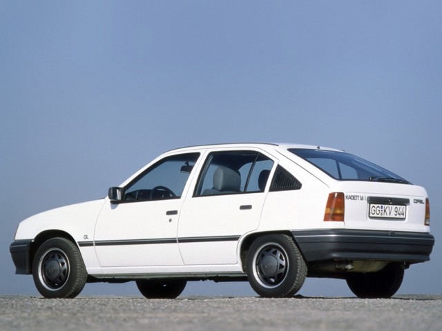 Opel Kadett 5 Doors Foto 4
