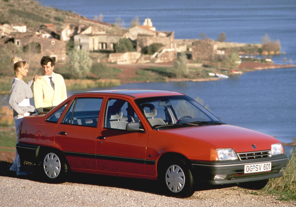 Opel Kadett Sedan photo 9