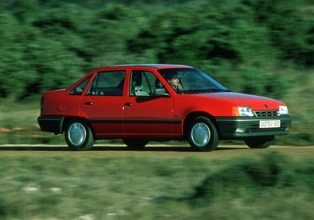 Opel Kadett Sedan photo 10