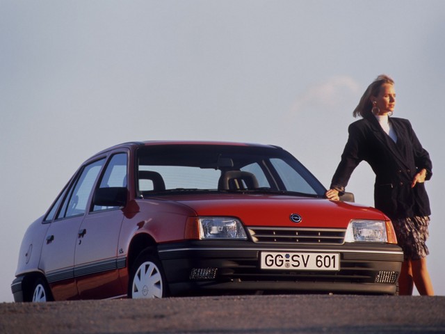 Opel Kadett Sedan foto 5