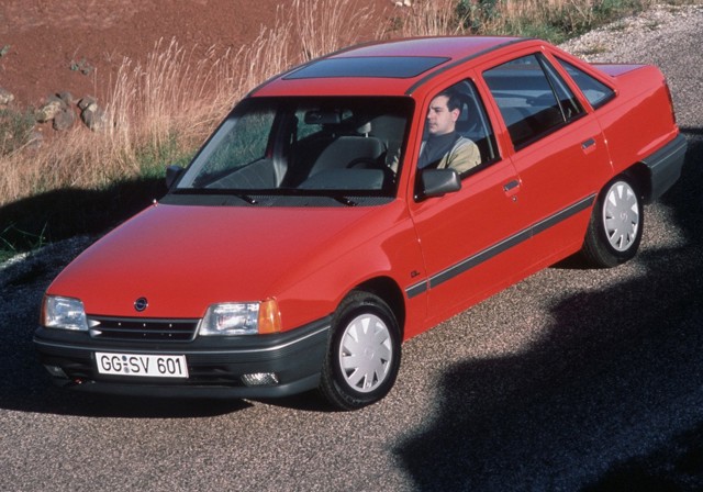 Opel Kadett Sedan foto 7