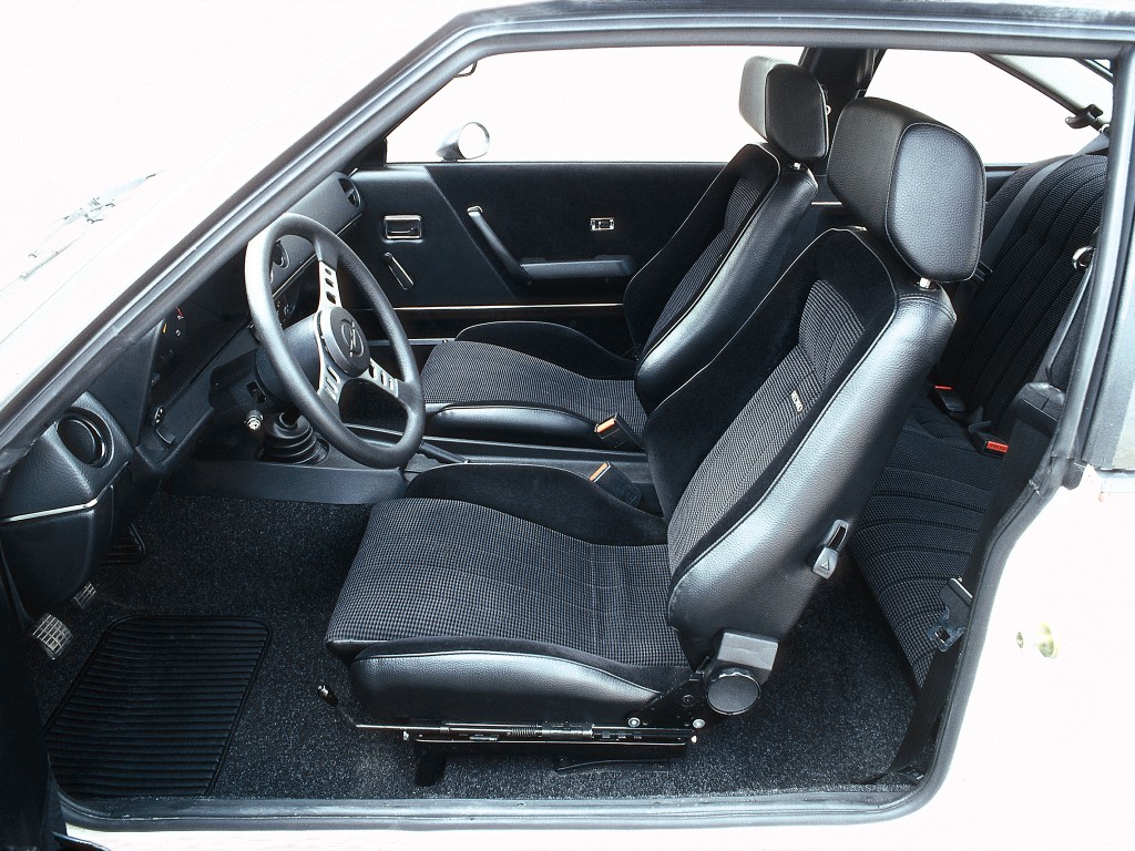 Opel Manta photo 15