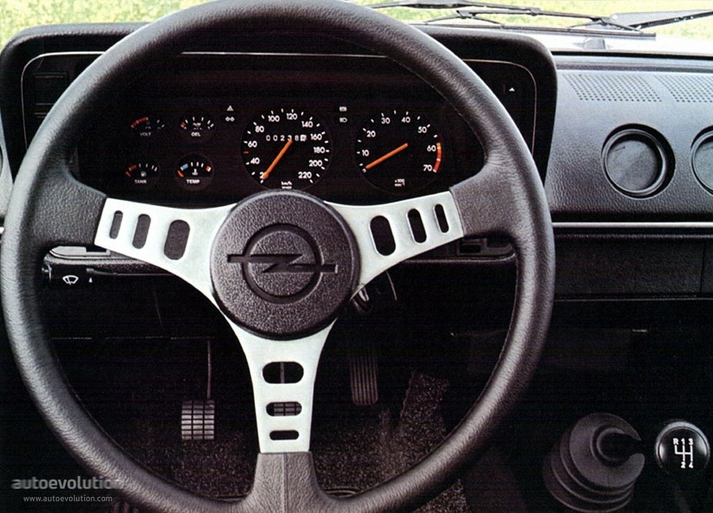 Opel Manta photo 13