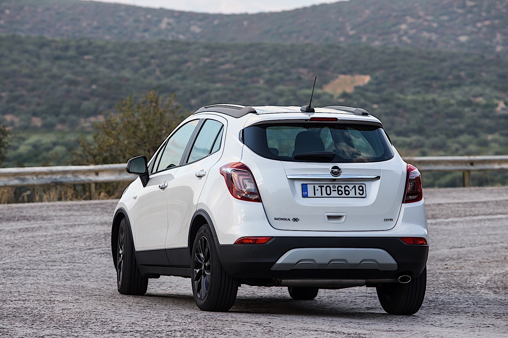 Opel Mokka photo 16