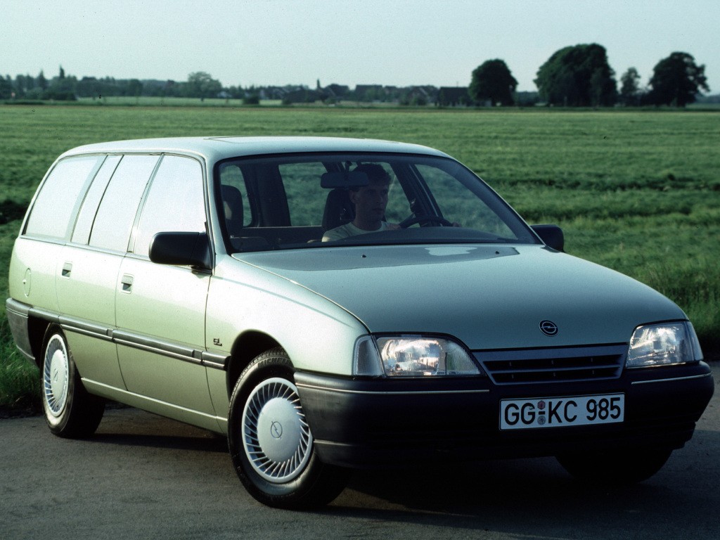 Opel Omega Caravan photo 10