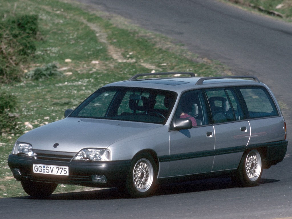 Opel Omega Caravan photo 5