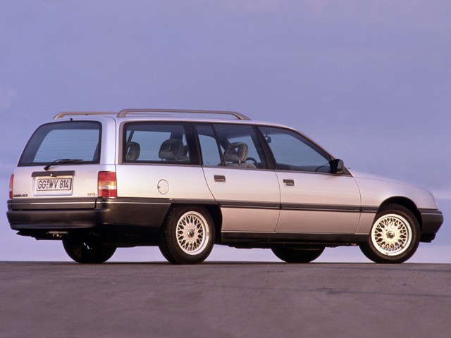 Opel Omega Caravan photo 6