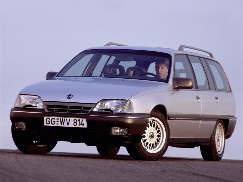 Opel Omega Caravan photo 7