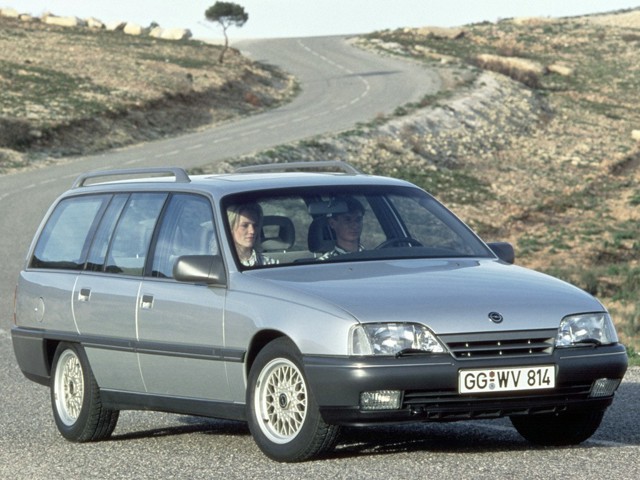 Opel Omega Caravan photo 8