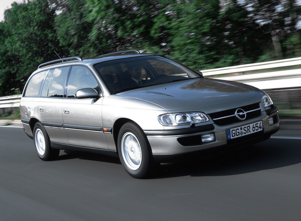 Opel Omega Caravan photo 13