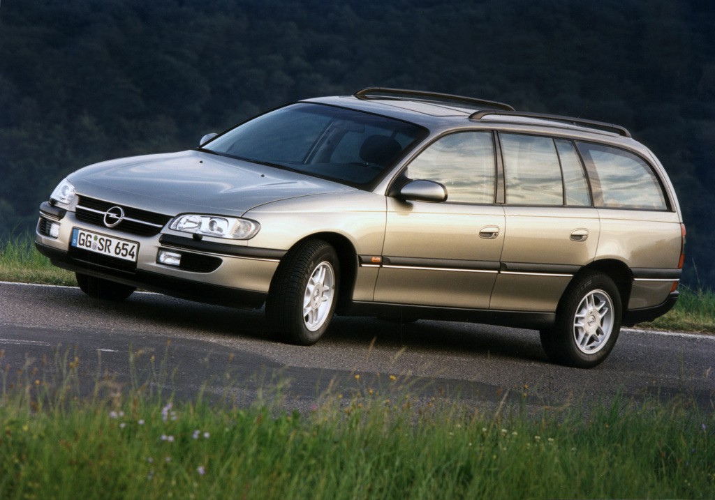 Opel Omega Caravan photo 14