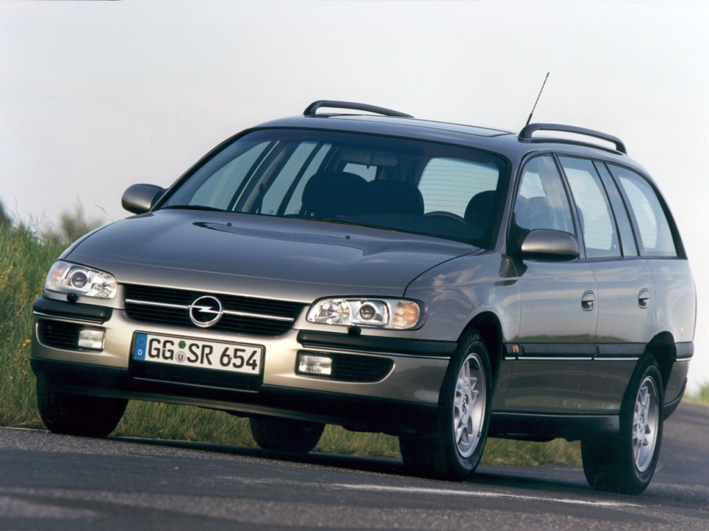 Opel Omega Caravan photo 4