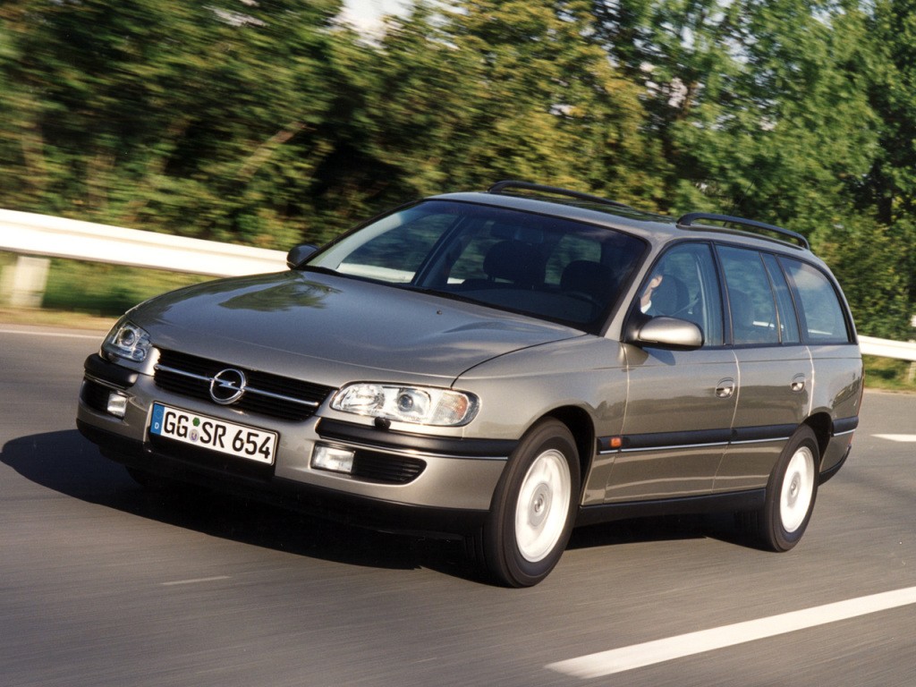 Opel Omega Caravan photo 5