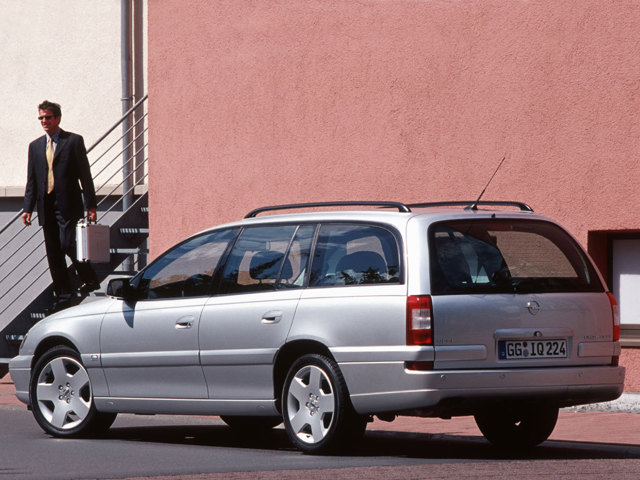 Opel Omega Caravan Foto 6