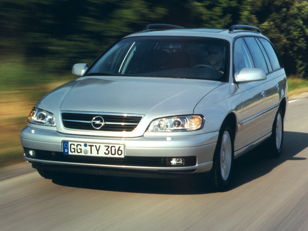 Opel Omega Caravan photo 8