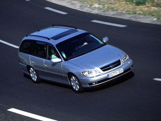 Opel Omega Caravan Foto 10