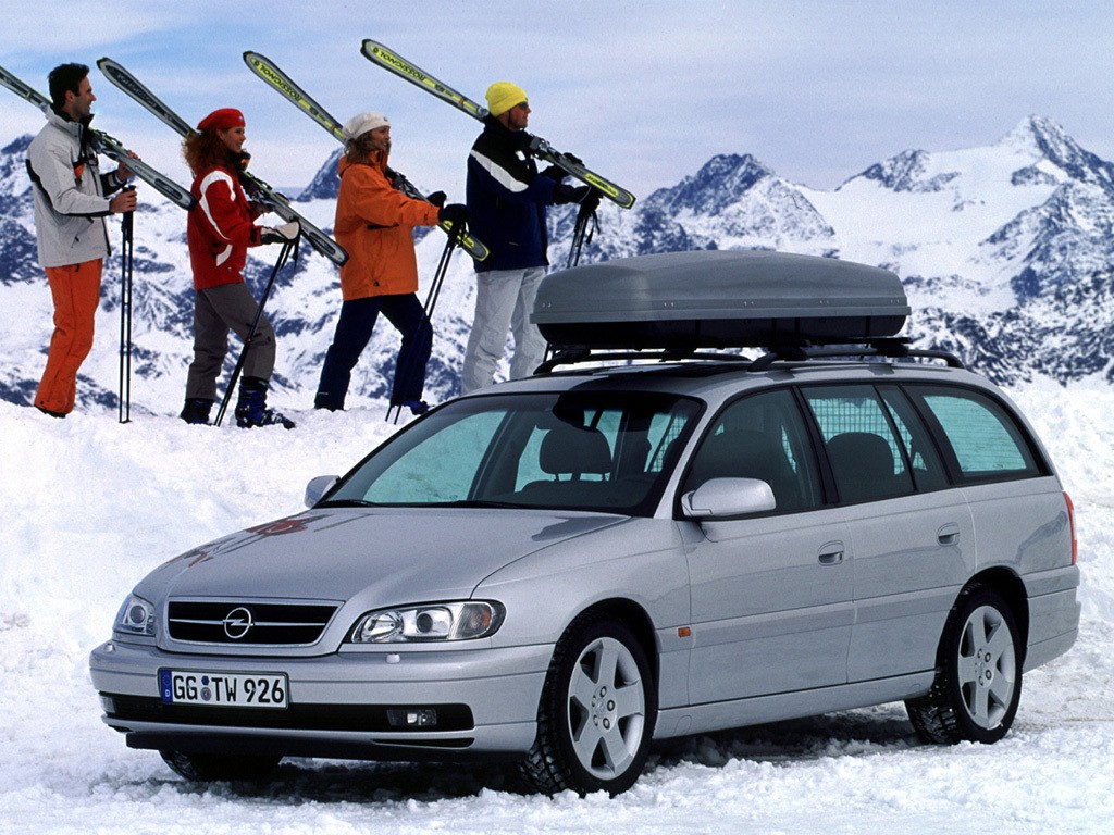 Opel Omega Caravan photo 12