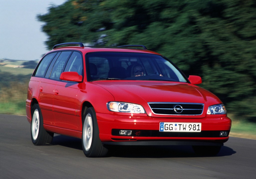 Opel Omega Caravan photo 16