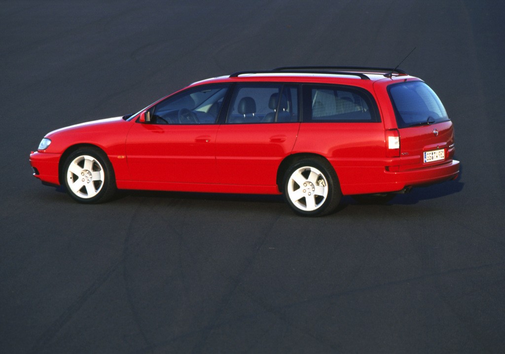 Opel Omega Caravan photo 17
