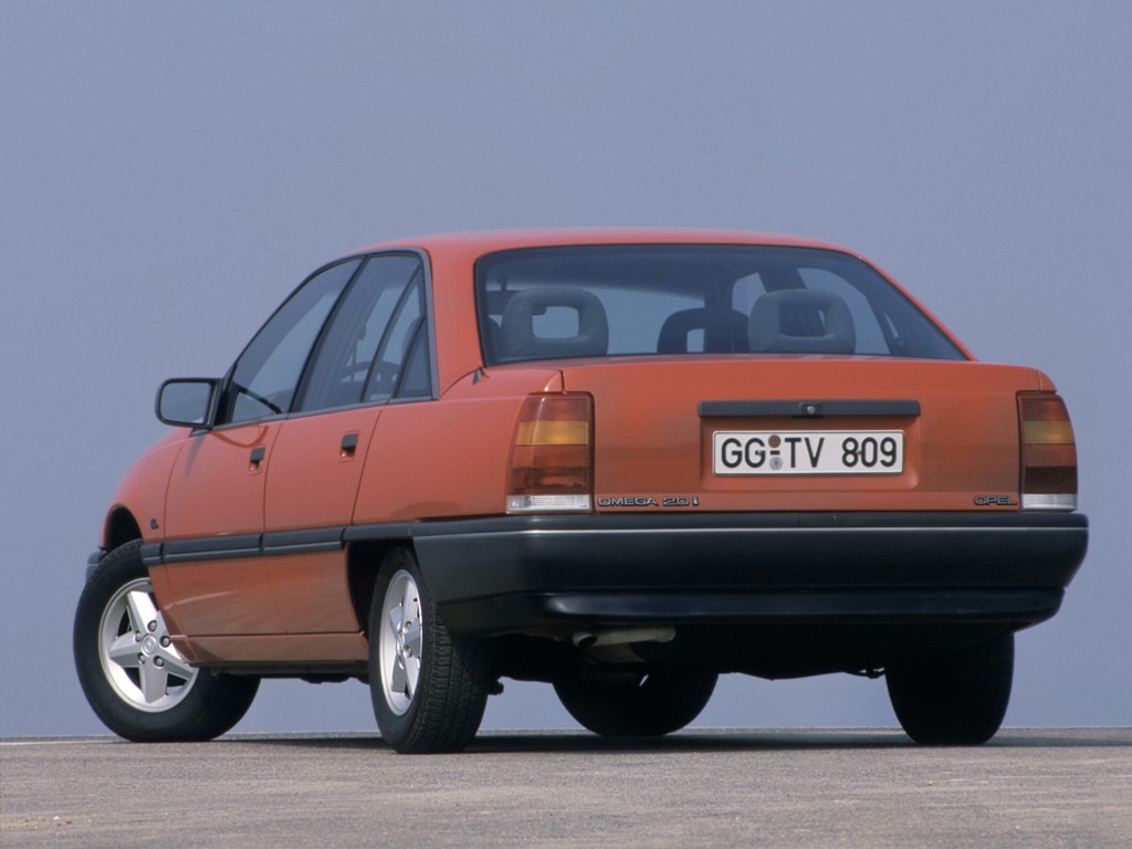 Opel Omega Sedan photo 8