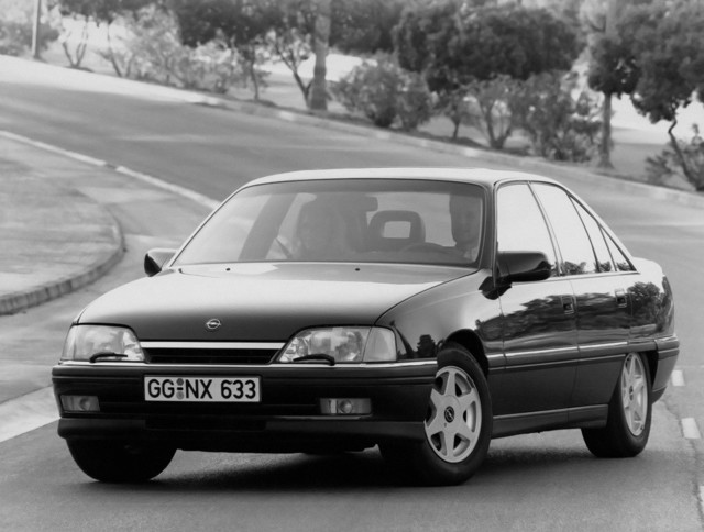 Opel Omega Sedan photo 11