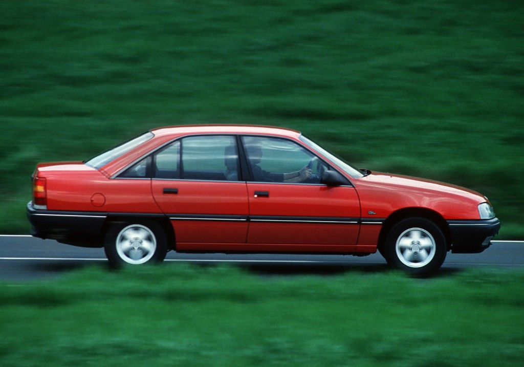 Opel Omega Sedan photo 15