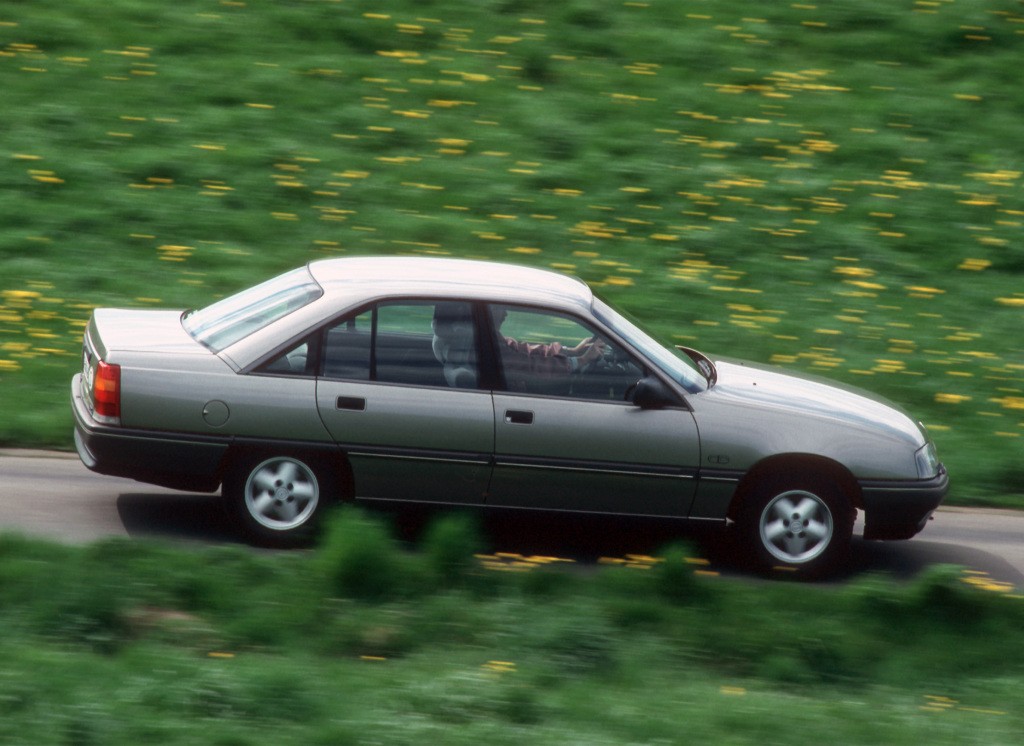Opel Omega Sedan photo 18