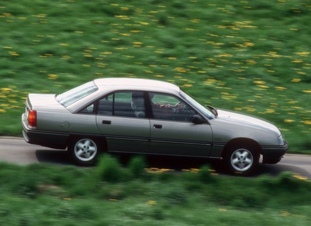 Opel Omega Sedan photo 18