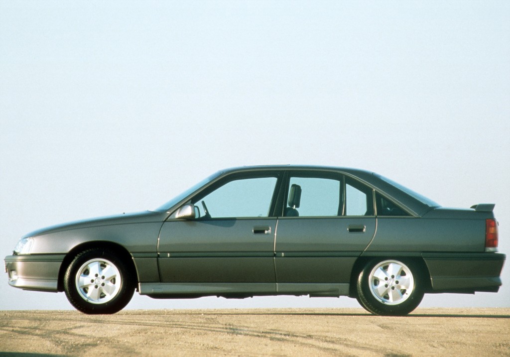 Opel Omega Sedan photo 27