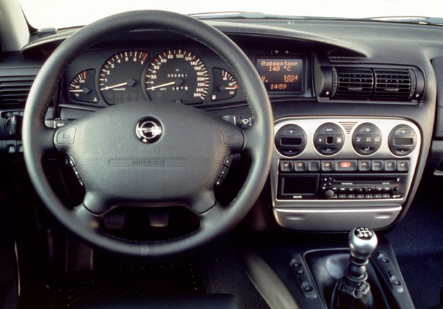 Opel Omega Sedan photo 26