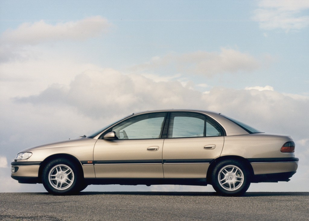 Opel Omega Sedan photo 15