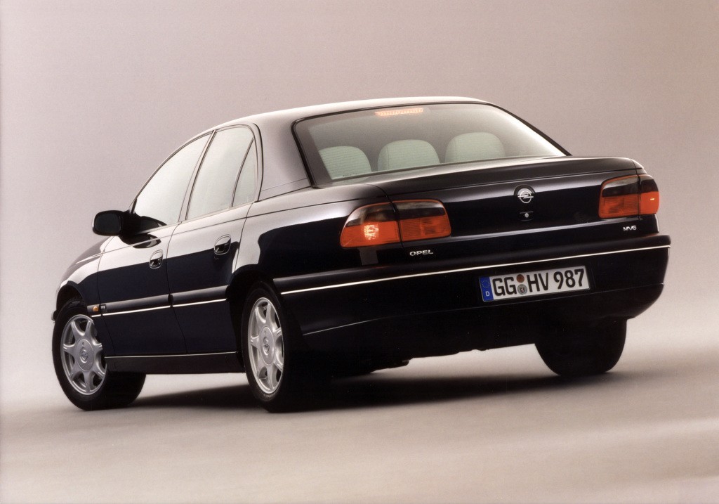 Opel Omega Sedan photo 20