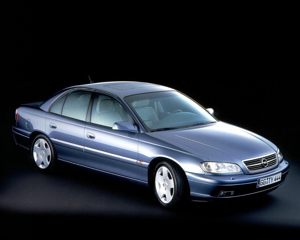 Opel Omega Sedan photo 9