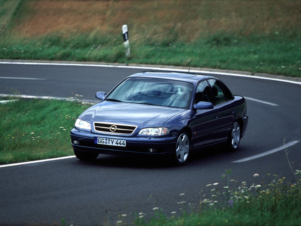 Opel Omega Sedan photo 11