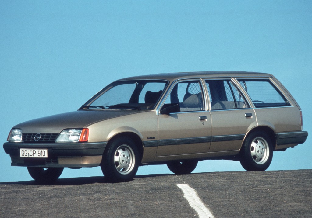 Opel Rekord Caravan photo 3