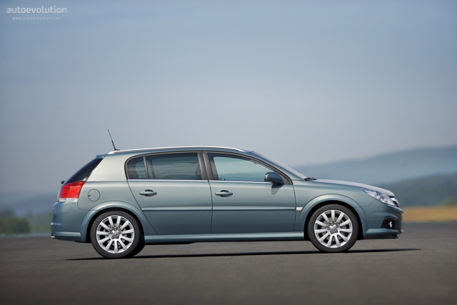 Opel Signum photo 1