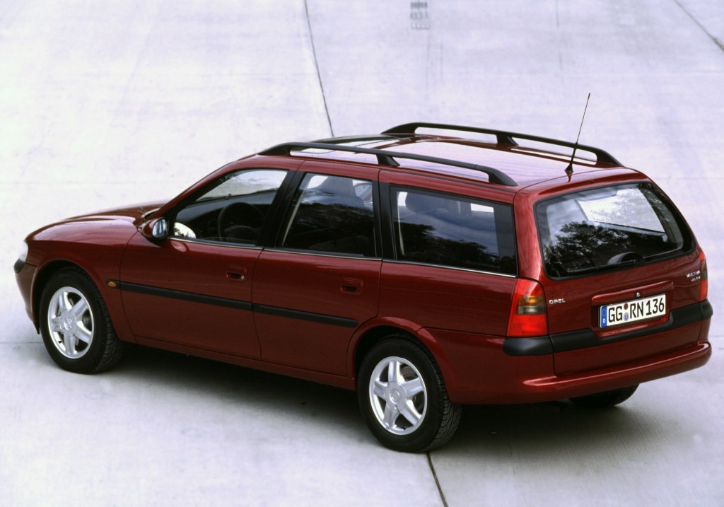 Opel Vectra Caravan photo 11