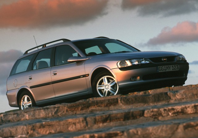 Opel Vectra Caravan photo 13