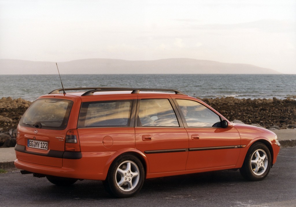 Opel Vectra Caravan photo 22