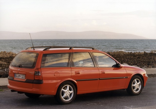 Opel Vectra Caravan photo 22