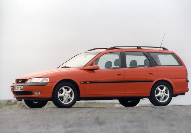 Opel Vectra Caravan photo 23