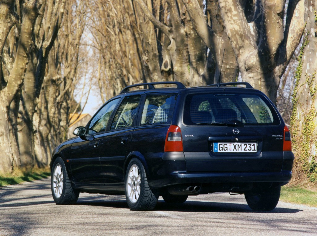 Opel Vectra Caravan photo 24