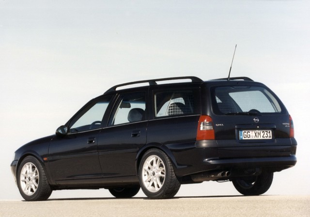 Opel Vectra Caravan photo 28